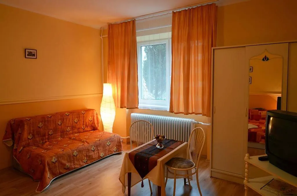 Szilvia Apartmanhaz Apartment Eger